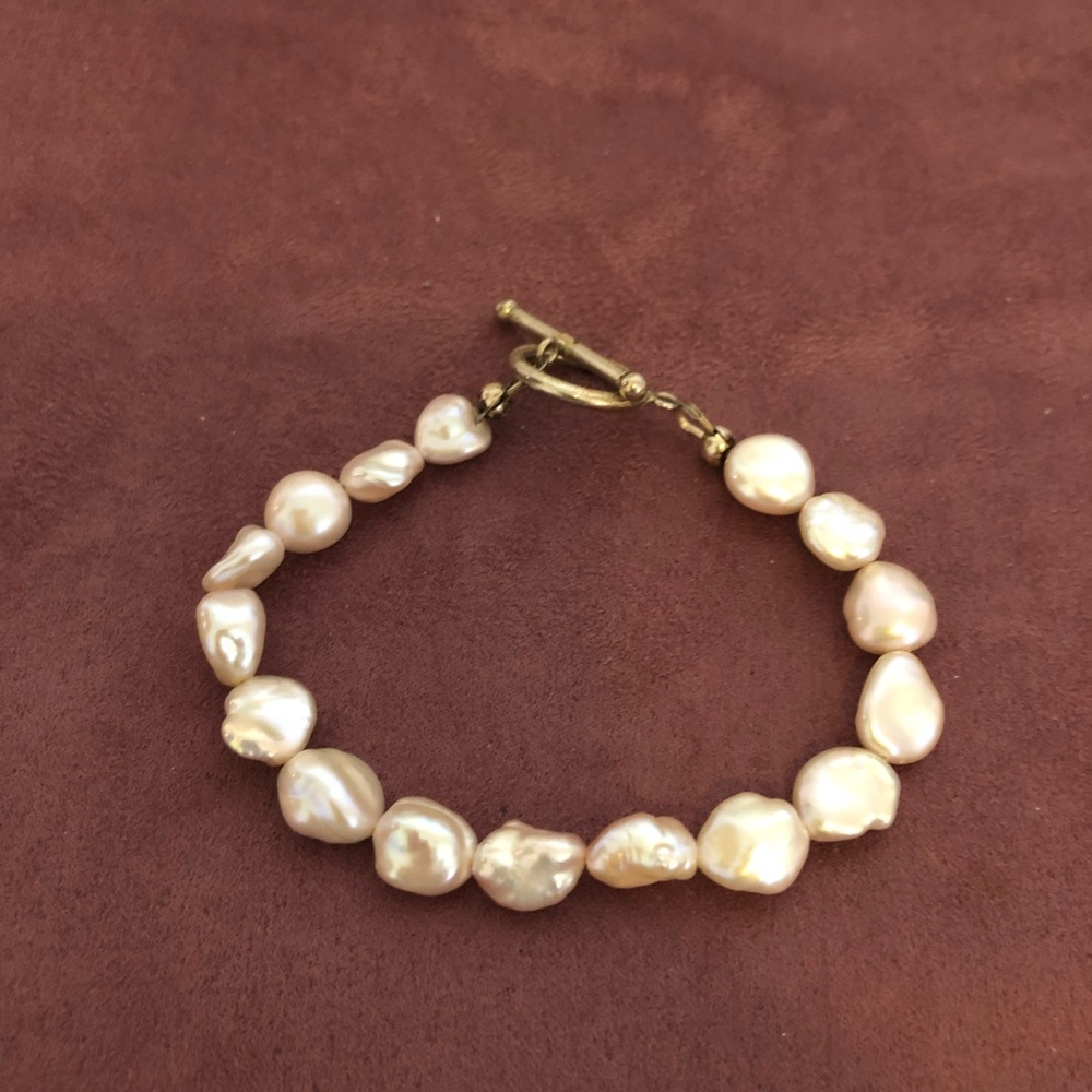 Blush freshwater pearl bracelet
